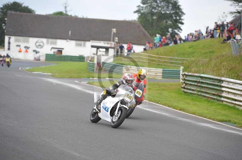 Mallory park Leicestershire;Mallory park photographs;Motorcycle action photographs;classic bikes;event digital images;eventdigitalimages;mallory park;no limits trackday;peter wileman photography;vintage bikes;vintage motorcycles;vmcc festival 1000 bikes