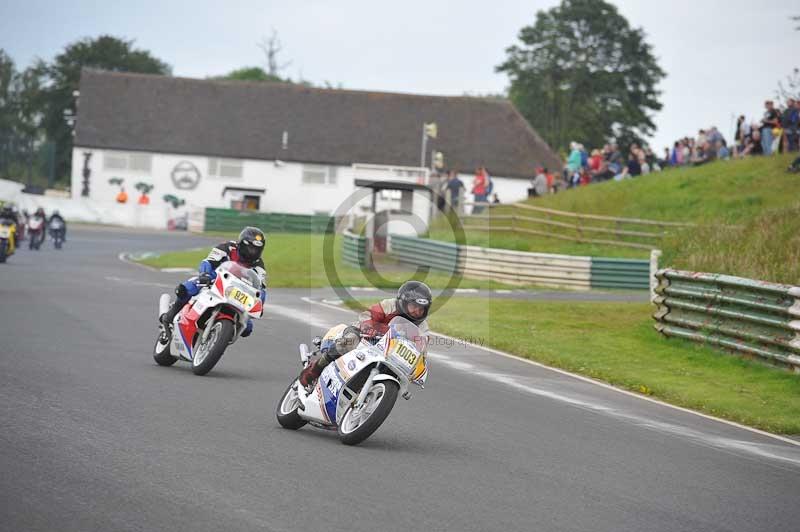 Mallory park Leicestershire;Mallory park photographs;Motorcycle action photographs;classic bikes;event digital images;eventdigitalimages;mallory park;no limits trackday;peter wileman photography;vintage bikes;vintage motorcycles;vmcc festival 1000 bikes