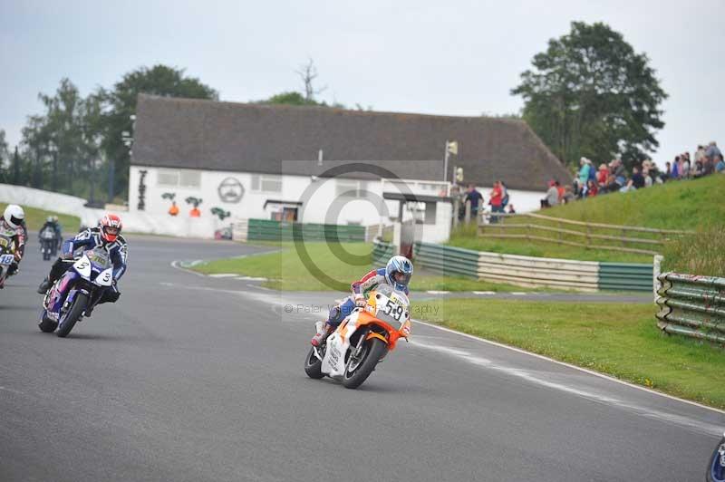 Mallory park Leicestershire;Mallory park photographs;Motorcycle action photographs;classic bikes;event digital images;eventdigitalimages;mallory park;no limits trackday;peter wileman photography;vintage bikes;vintage motorcycles;vmcc festival 1000 bikes