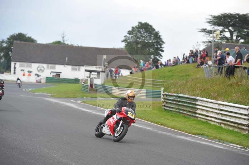 Mallory park Leicestershire;Mallory park photographs;Motorcycle action photographs;classic bikes;event digital images;eventdigitalimages;mallory park;no limits trackday;peter wileman photography;vintage bikes;vintage motorcycles;vmcc festival 1000 bikes