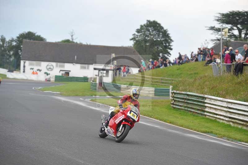 Mallory park Leicestershire;Mallory park photographs;Motorcycle action photographs;classic bikes;event digital images;eventdigitalimages;mallory park;no limits trackday;peter wileman photography;vintage bikes;vintage motorcycles;vmcc festival 1000 bikes