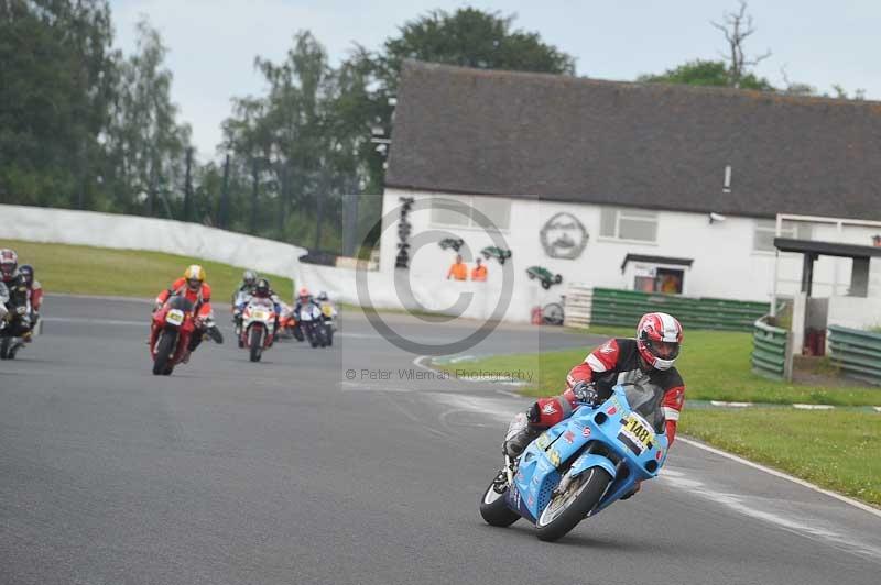 Mallory park Leicestershire;Mallory park photographs;Motorcycle action photographs;classic bikes;event digital images;eventdigitalimages;mallory park;no limits trackday;peter wileman photography;vintage bikes;vintage motorcycles;vmcc festival 1000 bikes