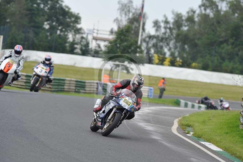 Mallory park Leicestershire;Mallory park photographs;Motorcycle action photographs;classic bikes;event digital images;eventdigitalimages;mallory park;no limits trackday;peter wileman photography;vintage bikes;vintage motorcycles;vmcc festival 1000 bikes