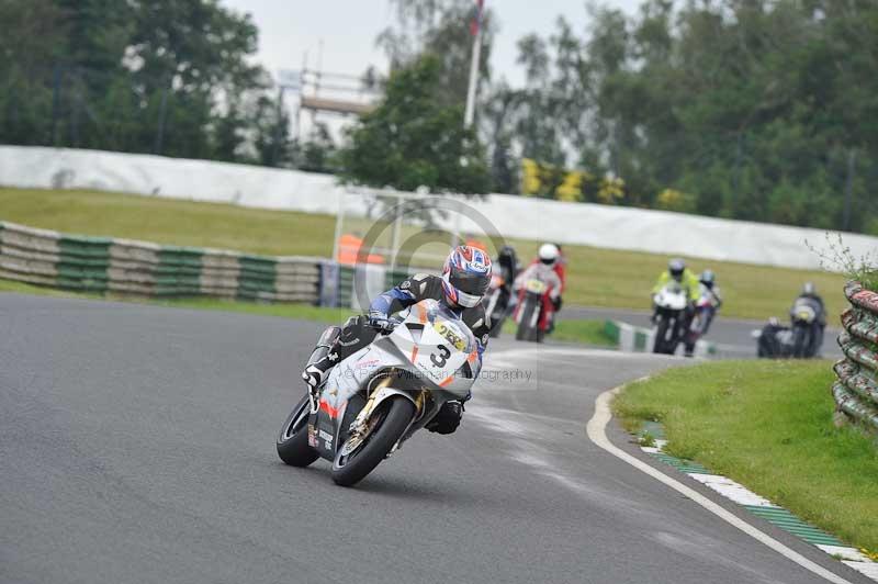 Mallory park Leicestershire;Mallory park photographs;Motorcycle action photographs;classic bikes;event digital images;eventdigitalimages;mallory park;no limits trackday;peter wileman photography;vintage bikes;vintage motorcycles;vmcc festival 1000 bikes