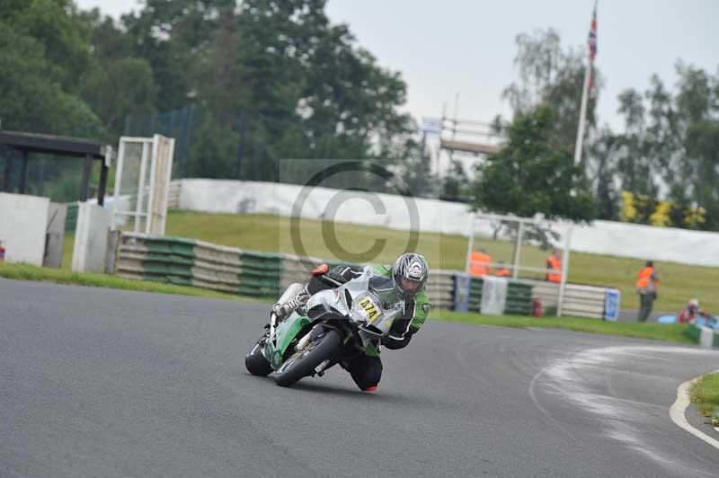 Mallory park Leicestershire;Mallory park photographs;Motorcycle action photographs;classic bikes;event digital images;eventdigitalimages;mallory park;no limits trackday;peter wileman photography;vintage bikes;vintage motorcycles;vmcc festival 1000 bikes