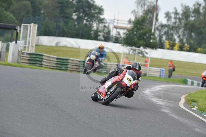 Mallory park Leicestershire;Mallory park photographs;Motorcycle action photographs;classic bikes;event digital images;eventdigitalimages;mallory park;no limits trackday;peter wileman photography;vintage bikes;vintage motorcycles;vmcc festival 1000 bikes