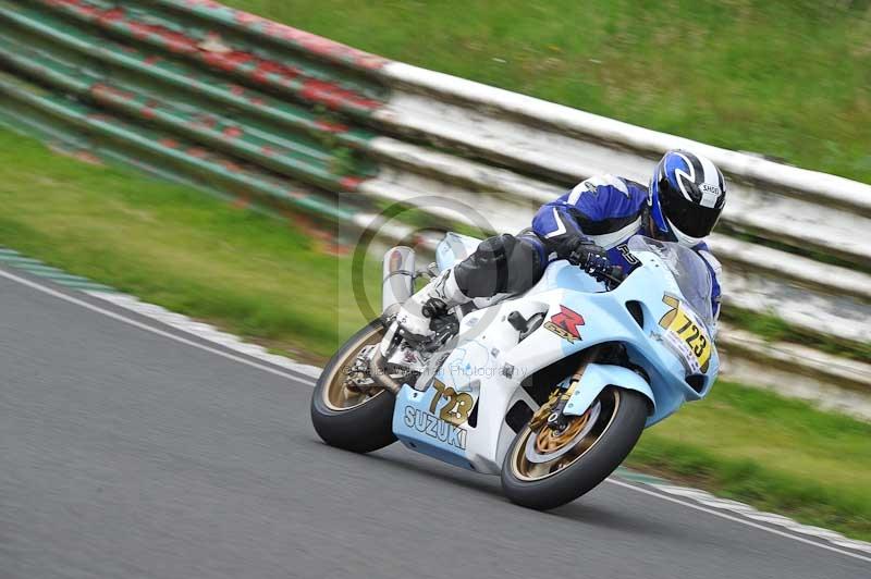 Mallory park Leicestershire;Mallory park photographs;Motorcycle action photographs;classic bikes;event digital images;eventdigitalimages;mallory park;no limits trackday;peter wileman photography;vintage bikes;vintage motorcycles;vmcc festival 1000 bikes