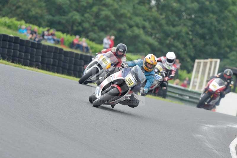 Mallory park Leicestershire;Mallory park photographs;Motorcycle action photographs;classic bikes;event digital images;eventdigitalimages;mallory park;no limits trackday;peter wileman photography;vintage bikes;vintage motorcycles;vmcc festival 1000 bikes