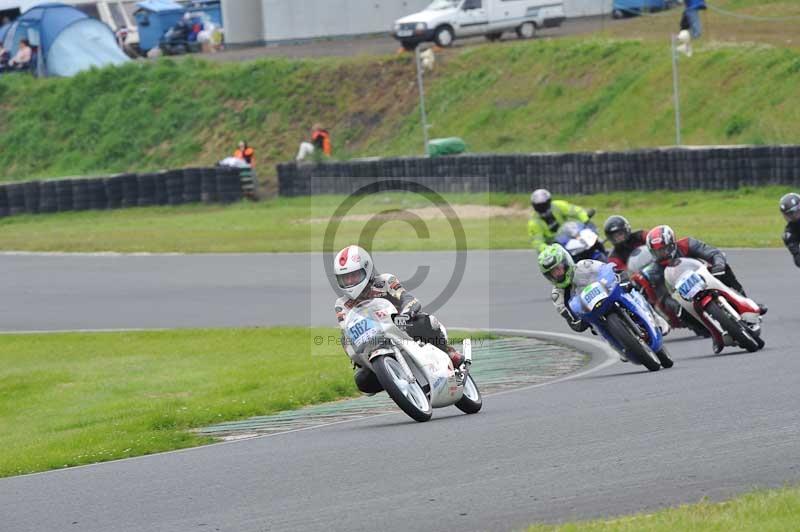 Mallory park Leicestershire;Mallory park photographs;Motorcycle action photographs;classic bikes;event digital images;eventdigitalimages;mallory park;no limits trackday;peter wileman photography;vintage bikes;vintage motorcycles;vmcc festival 1000 bikes