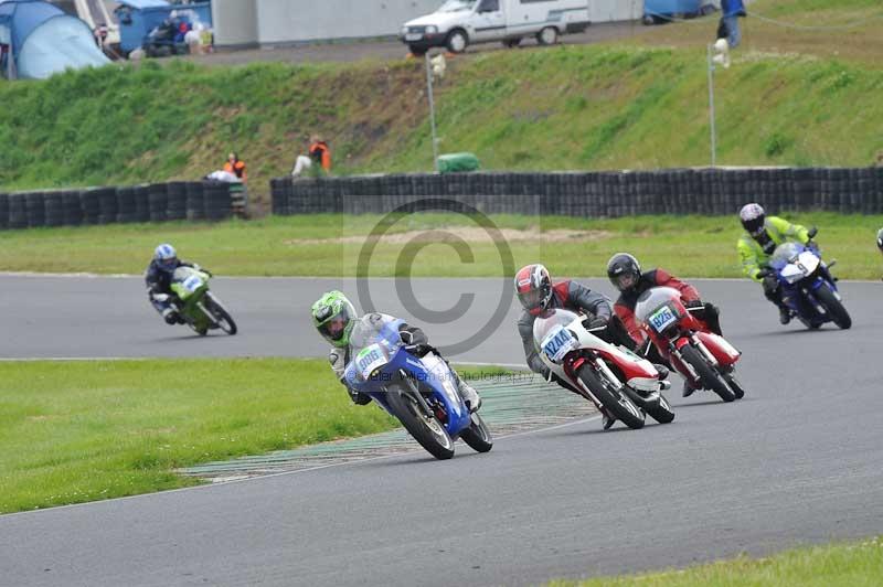 Mallory park Leicestershire;Mallory park photographs;Motorcycle action photographs;classic bikes;event digital images;eventdigitalimages;mallory park;no limits trackday;peter wileman photography;vintage bikes;vintage motorcycles;vmcc festival 1000 bikes