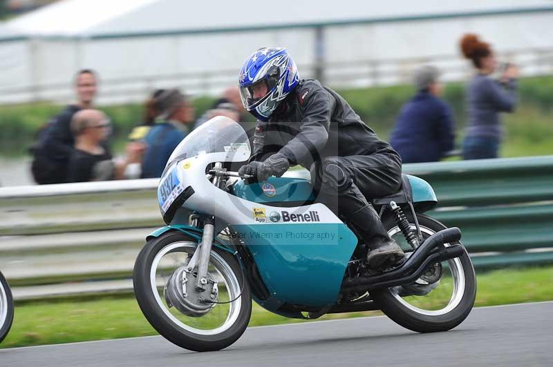 Mallory park Leicestershire;Mallory park photographs;Motorcycle action photographs;classic bikes;event digital images;eventdigitalimages;mallory park;no limits trackday;peter wileman photography;vintage bikes;vintage motorcycles;vmcc festival 1000 bikes