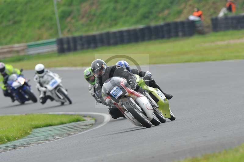 Mallory park Leicestershire;Mallory park photographs;Motorcycle action photographs;classic bikes;event digital images;eventdigitalimages;mallory park;no limits trackday;peter wileman photography;vintage bikes;vintage motorcycles;vmcc festival 1000 bikes