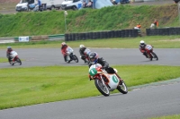 Mallory-park-Leicestershire;Mallory-park-photographs;Motorcycle-action-photographs;classic-bikes;event-digital-images;eventdigitalimages;mallory-park;no-limits-trackday;peter-wileman-photography;vintage-bikes;vintage-motorcycles;vmcc-festival-1000-bikes