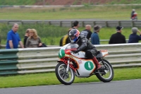 Mallory-park-Leicestershire;Mallory-park-photographs;Motorcycle-action-photographs;classic-bikes;event-digital-images;eventdigitalimages;mallory-park;no-limits-trackday;peter-wileman-photography;vintage-bikes;vintage-motorcycles;vmcc-festival-1000-bikes