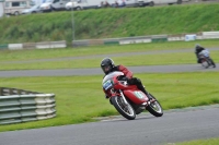 Mallory-park-Leicestershire;Mallory-park-photographs;Motorcycle-action-photographs;classic-bikes;event-digital-images;eventdigitalimages;mallory-park;no-limits-trackday;peter-wileman-photography;vintage-bikes;vintage-motorcycles;vmcc-festival-1000-bikes