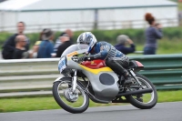 Mallory-park-Leicestershire;Mallory-park-photographs;Motorcycle-action-photographs;classic-bikes;event-digital-images;eventdigitalimages;mallory-park;no-limits-trackday;peter-wileman-photography;vintage-bikes;vintage-motorcycles;vmcc-festival-1000-bikes