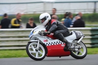 Mallory-park-Leicestershire;Mallory-park-photographs;Motorcycle-action-photographs;classic-bikes;event-digital-images;eventdigitalimages;mallory-park;no-limits-trackday;peter-wileman-photography;vintage-bikes;vintage-motorcycles;vmcc-festival-1000-bikes