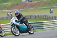 Mallory-park-Leicestershire;Mallory-park-photographs;Motorcycle-action-photographs;classic-bikes;event-digital-images;eventdigitalimages;mallory-park;no-limits-trackday;peter-wileman-photography;vintage-bikes;vintage-motorcycles;vmcc-festival-1000-bikes