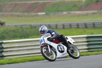 Mallory-park-Leicestershire;Mallory-park-photographs;Motorcycle-action-photographs;classic-bikes;event-digital-images;eventdigitalimages;mallory-park;no-limits-trackday;peter-wileman-photography;vintage-bikes;vintage-motorcycles;vmcc-festival-1000-bikes