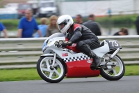 Mallory-park-Leicestershire;Mallory-park-photographs;Motorcycle-action-photographs;classic-bikes;event-digital-images;eventdigitalimages;mallory-park;no-limits-trackday;peter-wileman-photography;vintage-bikes;vintage-motorcycles;vmcc-festival-1000-bikes