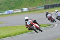 Mallory-park-Leicestershire;Mallory-park-photographs;Motorcycle-action-photographs;classic-bikes;event-digital-images;eventdigitalimages;mallory-park;no-limits-trackday;peter-wileman-photography;vintage-bikes;vintage-motorcycles;vmcc-festival-1000-bikes