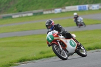 Mallory-park-Leicestershire;Mallory-park-photographs;Motorcycle-action-photographs;classic-bikes;event-digital-images;eventdigitalimages;mallory-park;no-limits-trackday;peter-wileman-photography;vintage-bikes;vintage-motorcycles;vmcc-festival-1000-bikes