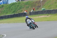 Mallory-park-Leicestershire;Mallory-park-photographs;Motorcycle-action-photographs;classic-bikes;event-digital-images;eventdigitalimages;mallory-park;no-limits-trackday;peter-wileman-photography;vintage-bikes;vintage-motorcycles;vmcc-festival-1000-bikes