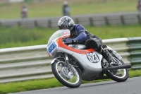 Mallory-park-Leicestershire;Mallory-park-photographs;Motorcycle-action-photographs;classic-bikes;event-digital-images;eventdigitalimages;mallory-park;no-limits-trackday;peter-wileman-photography;vintage-bikes;vintage-motorcycles;vmcc-festival-1000-bikes