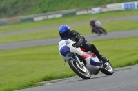 Mallory-park-Leicestershire;Mallory-park-photographs;Motorcycle-action-photographs;classic-bikes;event-digital-images;eventdigitalimages;mallory-park;no-limits-trackday;peter-wileman-photography;vintage-bikes;vintage-motorcycles;vmcc-festival-1000-bikes