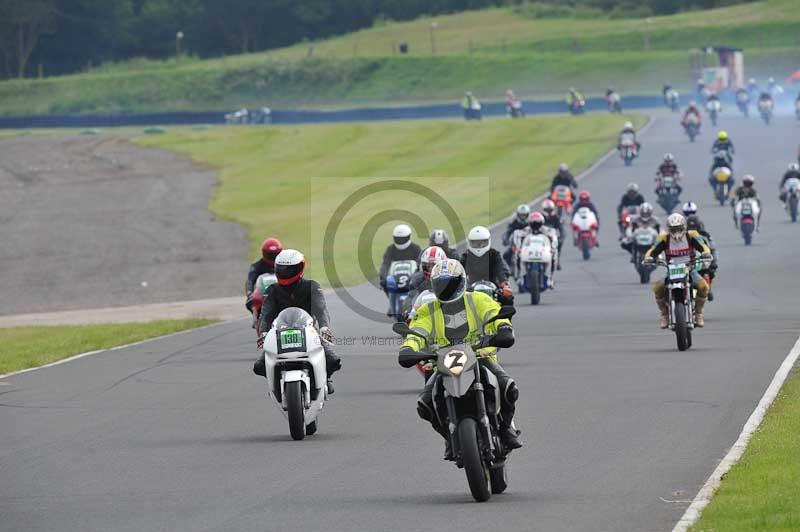 Mallory park Leicestershire;Mallory park photographs;Motorcycle action photographs;classic bikes;event digital images;eventdigitalimages;mallory park;no limits trackday;peter wileman photography;vintage bikes;vintage motorcycles;vmcc festival 1000 bikes