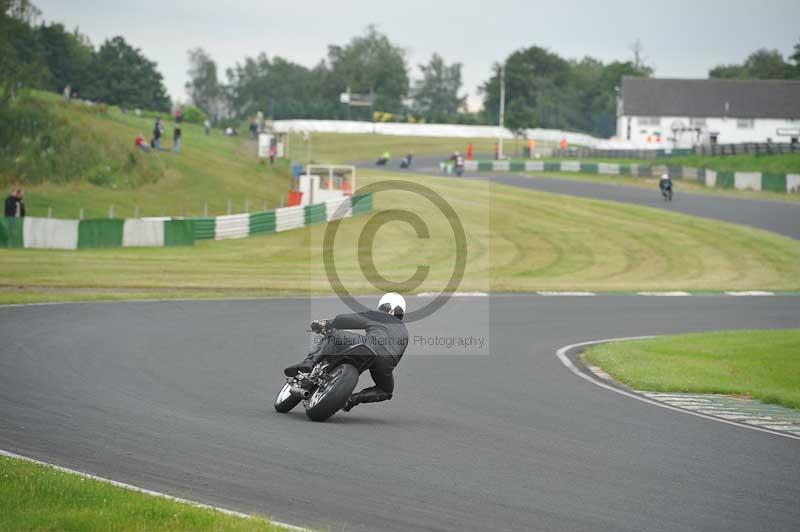 Mallory park Leicestershire;Mallory park photographs;Motorcycle action photographs;classic bikes;event digital images;eventdigitalimages;mallory park;no limits trackday;peter wileman photography;vintage bikes;vintage motorcycles;vmcc festival 1000 bikes