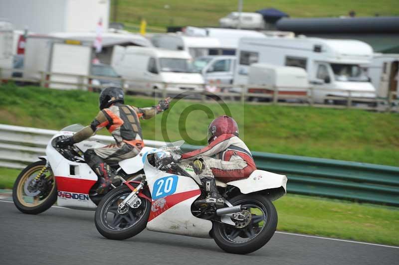 Mallory park Leicestershire;Mallory park photographs;Motorcycle action photographs;classic bikes;event digital images;eventdigitalimages;mallory park;no limits trackday;peter wileman photography;vintage bikes;vintage motorcycles;vmcc festival 1000 bikes