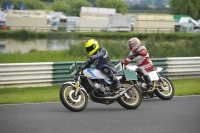 Mallory-park-Leicestershire;Mallory-park-photographs;Motorcycle-action-photographs;classic-bikes;event-digital-images;eventdigitalimages;mallory-park;no-limits-trackday;peter-wileman-photography;vintage-bikes;vintage-motorcycles;vmcc-festival-1000-bikes