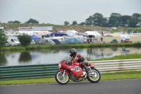 Mallory-park-Leicestershire;Mallory-park-photographs;Motorcycle-action-photographs;classic-bikes;event-digital-images;eventdigitalimages;mallory-park;no-limits-trackday;peter-wileman-photography;vintage-bikes;vintage-motorcycles;vmcc-festival-1000-bikes