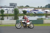 Mallory-park-Leicestershire;Mallory-park-photographs;Motorcycle-action-photographs;classic-bikes;event-digital-images;eventdigitalimages;mallory-park;no-limits-trackday;peter-wileman-photography;vintage-bikes;vintage-motorcycles;vmcc-festival-1000-bikes