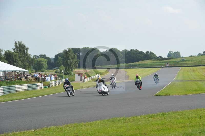 Mallory park Leicestershire;Mallory park photographs;Motorcycle action photographs;classic bikes;event digital images;eventdigitalimages;mallory park;no limits trackday;peter wileman photography;vintage bikes;vintage motorcycles;vmcc festival 1000 bikes