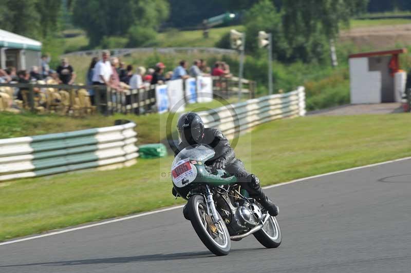 Mallory park Leicestershire;Mallory park photographs;Motorcycle action photographs;classic bikes;event digital images;eventdigitalimages;mallory park;no limits trackday;peter wileman photography;vintage bikes;vintage motorcycles;vmcc festival 1000 bikes