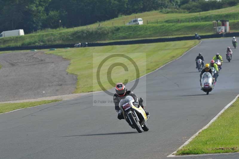 Mallory park Leicestershire;Mallory park photographs;Motorcycle action photographs;classic bikes;event digital images;eventdigitalimages;mallory park;no limits trackday;peter wileman photography;vintage bikes;vintage motorcycles;vmcc festival 1000 bikes