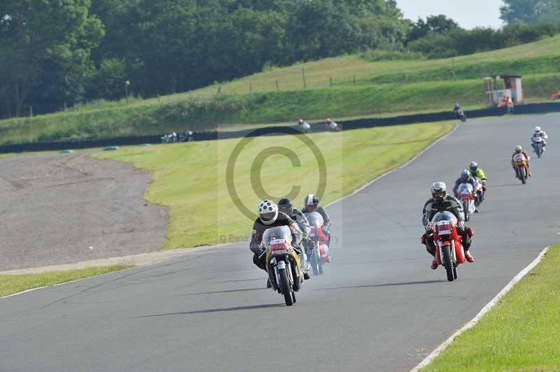 Mallory park Leicestershire;Mallory park photographs;Motorcycle action photographs;classic bikes;event digital images;eventdigitalimages;mallory park;no limits trackday;peter wileman photography;vintage bikes;vintage motorcycles;vmcc festival 1000 bikes