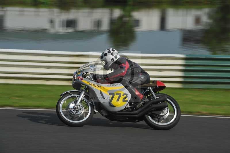 Mallory park Leicestershire;Mallory park photographs;Motorcycle action photographs;classic bikes;event digital images;eventdigitalimages;mallory park;no limits trackday;peter wileman photography;vintage bikes;vintage motorcycles;vmcc festival 1000 bikes