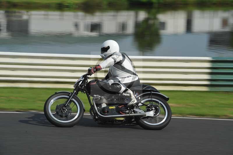 Mallory park Leicestershire;Mallory park photographs;Motorcycle action photographs;classic bikes;event digital images;eventdigitalimages;mallory park;no limits trackday;peter wileman photography;vintage bikes;vintage motorcycles;vmcc festival 1000 bikes