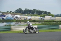 Mallory-park-Leicestershire;Mallory-park-photographs;Motorcycle-action-photographs;classic-bikes;event-digital-images;eventdigitalimages;mallory-park;no-limits-trackday;peter-wileman-photography;vintage-bikes;vintage-motorcycles;vmcc-festival-1000-bikes