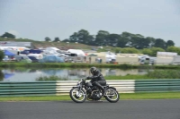 Mallory-park-Leicestershire;Mallory-park-photographs;Motorcycle-action-photographs;classic-bikes;event-digital-images;eventdigitalimages;mallory-park;no-limits-trackday;peter-wileman-photography;vintage-bikes;vintage-motorcycles;vmcc-festival-1000-bikes