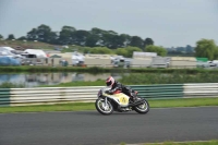 Mallory-park-Leicestershire;Mallory-park-photographs;Motorcycle-action-photographs;classic-bikes;event-digital-images;eventdigitalimages;mallory-park;no-limits-trackday;peter-wileman-photography;vintage-bikes;vintage-motorcycles;vmcc-festival-1000-bikes