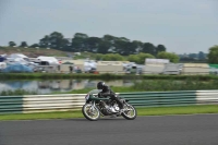 Mallory-park-Leicestershire;Mallory-park-photographs;Motorcycle-action-photographs;classic-bikes;event-digital-images;eventdigitalimages;mallory-park;no-limits-trackday;peter-wileman-photography;vintage-bikes;vintage-motorcycles;vmcc-festival-1000-bikes