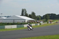 Mallory-park-Leicestershire;Mallory-park-photographs;Motorcycle-action-photographs;classic-bikes;event-digital-images;eventdigitalimages;mallory-park;no-limits-trackday;peter-wileman-photography;vintage-bikes;vintage-motorcycles;vmcc-festival-1000-bikes