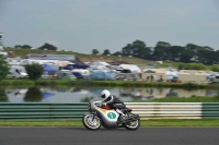 Mallory-park-Leicestershire;Mallory-park-photographs;Motorcycle-action-photographs;classic-bikes;event-digital-images;eventdigitalimages;mallory-park;no-limits-trackday;peter-wileman-photography;vintage-bikes;vintage-motorcycles;vmcc-festival-1000-bikes