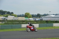 Mallory-park-Leicestershire;Mallory-park-photographs;Motorcycle-action-photographs;classic-bikes;event-digital-images;eventdigitalimages;mallory-park;no-limits-trackday;peter-wileman-photography;vintage-bikes;vintage-motorcycles;vmcc-festival-1000-bikes