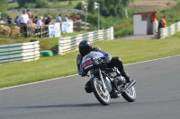Mallory-park-Leicestershire;Mallory-park-photographs;Motorcycle-action-photographs;classic-bikes;event-digital-images;eventdigitalimages;mallory-park;no-limits-trackday;peter-wileman-photography;vintage-bikes;vintage-motorcycles;vmcc-festival-1000-bikes