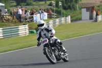 Mallory-park-Leicestershire;Mallory-park-photographs;Motorcycle-action-photographs;classic-bikes;event-digital-images;eventdigitalimages;mallory-park;no-limits-trackday;peter-wileman-photography;vintage-bikes;vintage-motorcycles;vmcc-festival-1000-bikes